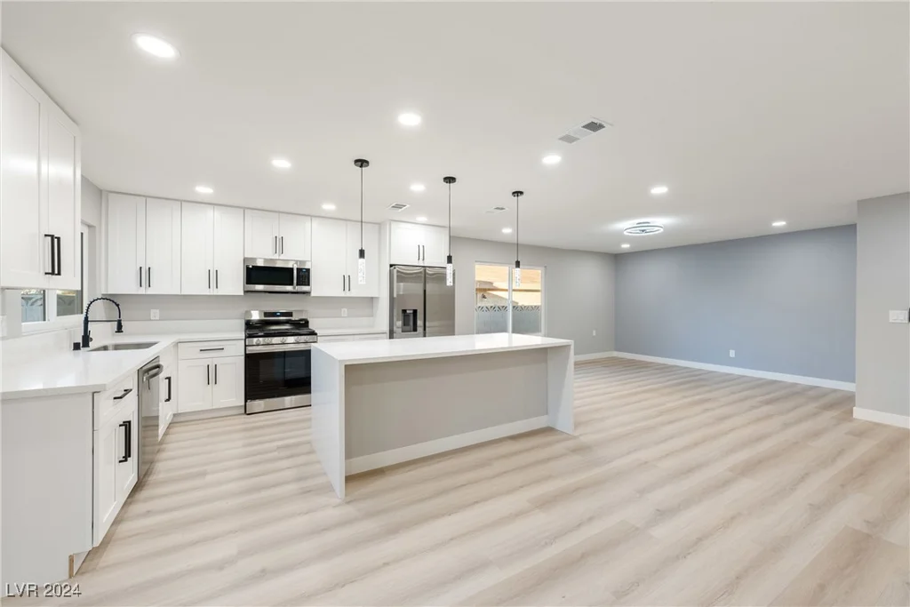 6980 Wedgewood, Las Vegas, NV 89147