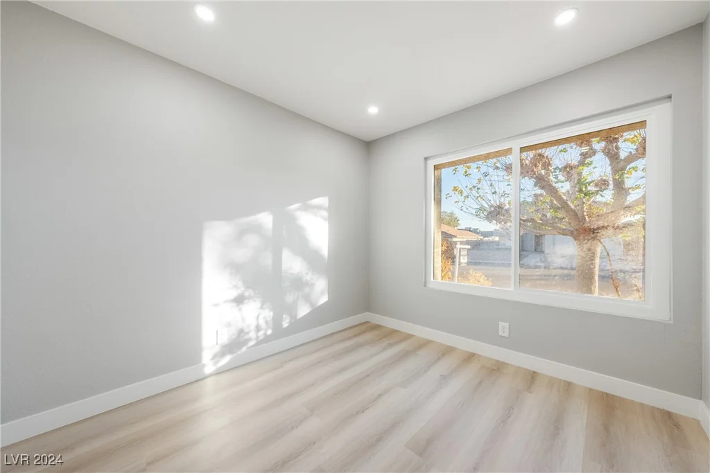 6980 Wedgewood, Las Vegas, NV 89147