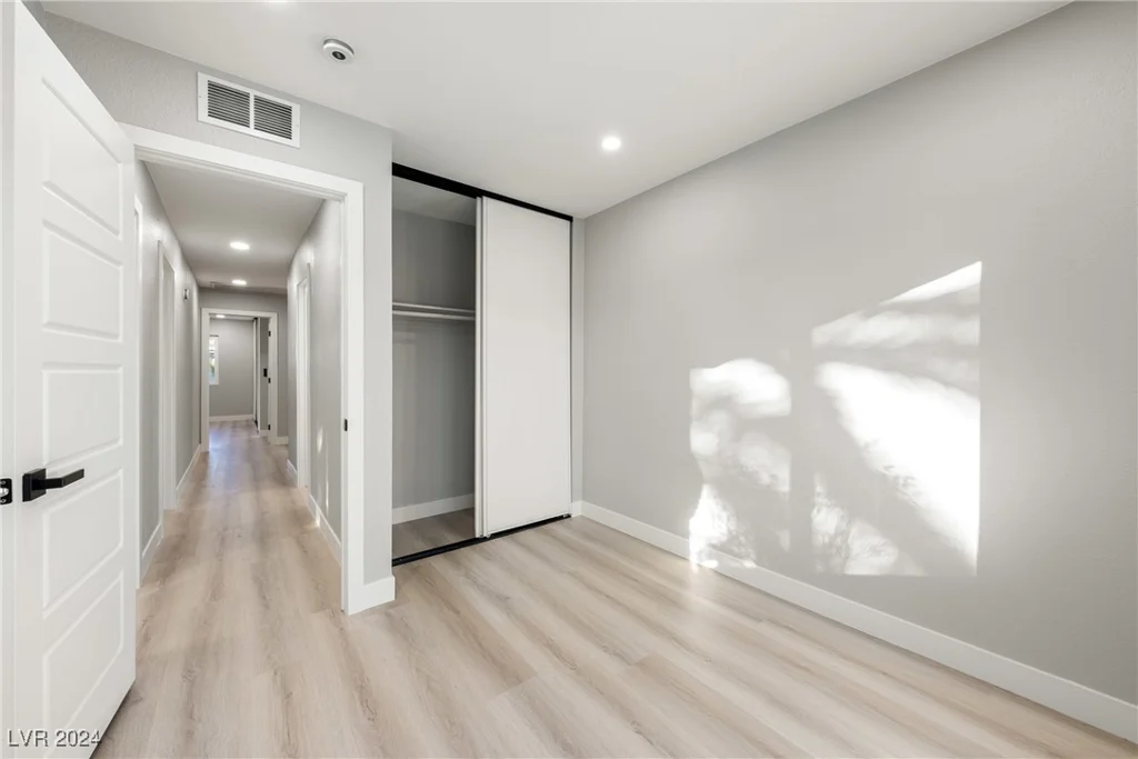6980 Wedgewood, Las Vegas, NV 89147