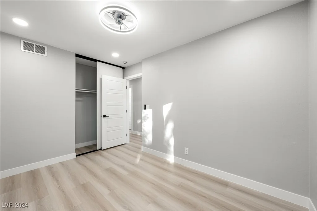 6980 Wedgewood, Las Vegas, NV 89147