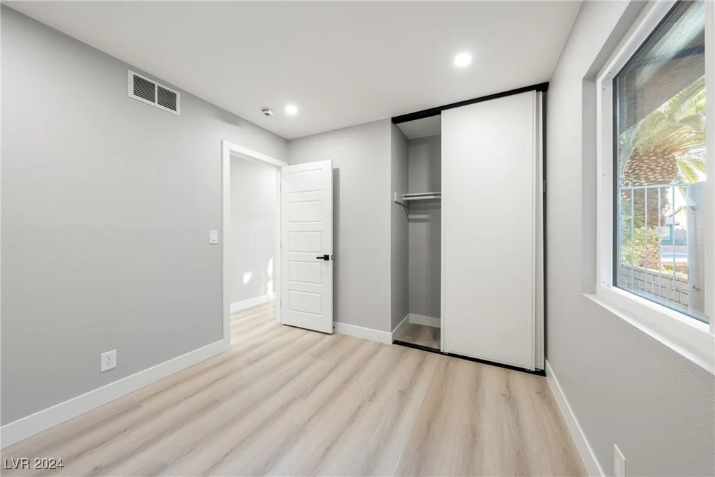 6980 Wedgewood, Las Vegas, NV 89147