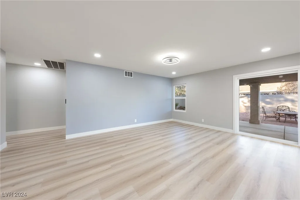 6980 Wedgewood, Las Vegas, NV 89147