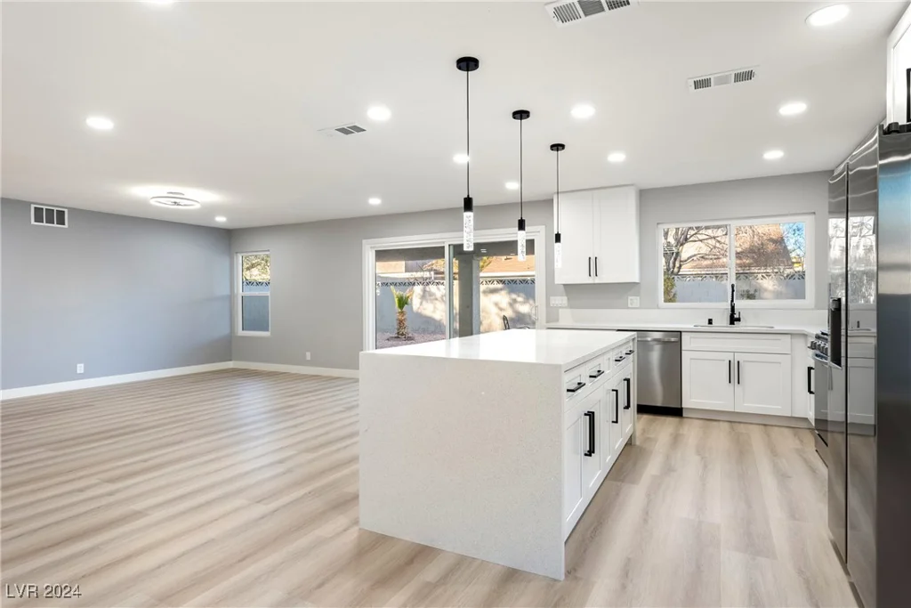 6980 Wedgewood, Las Vegas, NV 89147