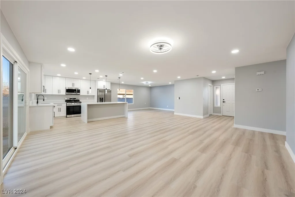 6980 Wedgewood, Las Vegas, NV 89147