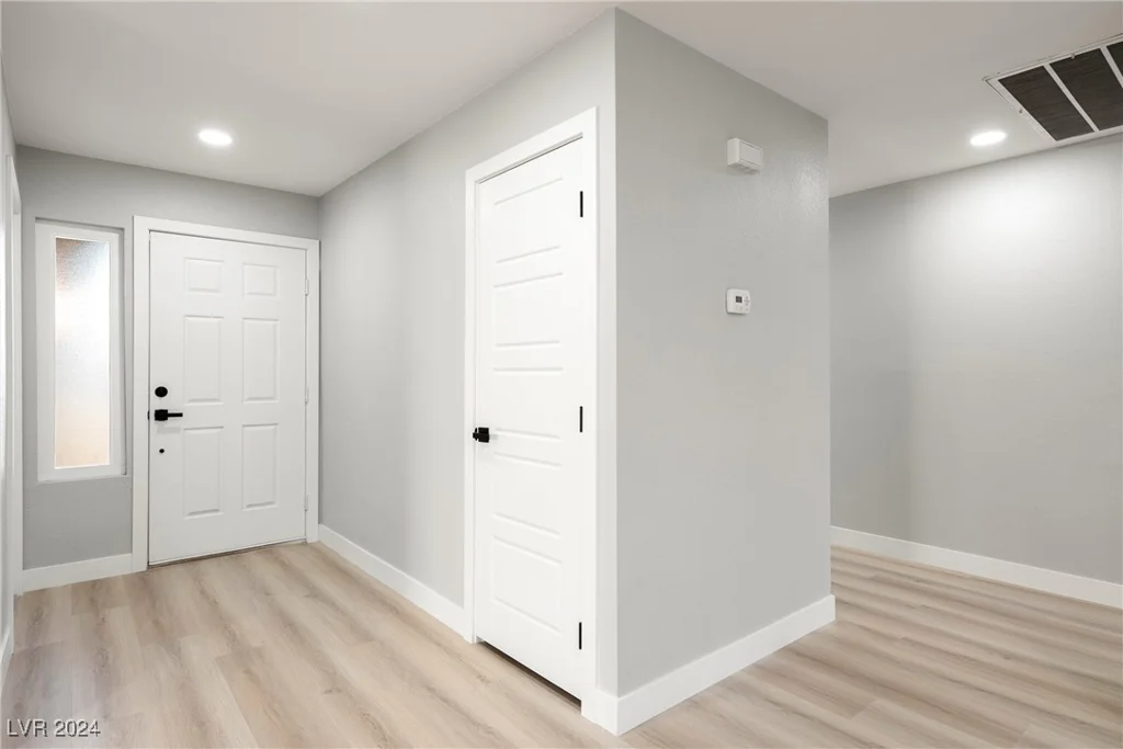 6980 Wedgewood, Las Vegas, NV 89147