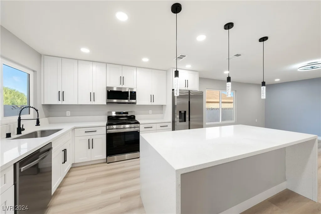 6980 Wedgewood, Las Vegas, NV 89147