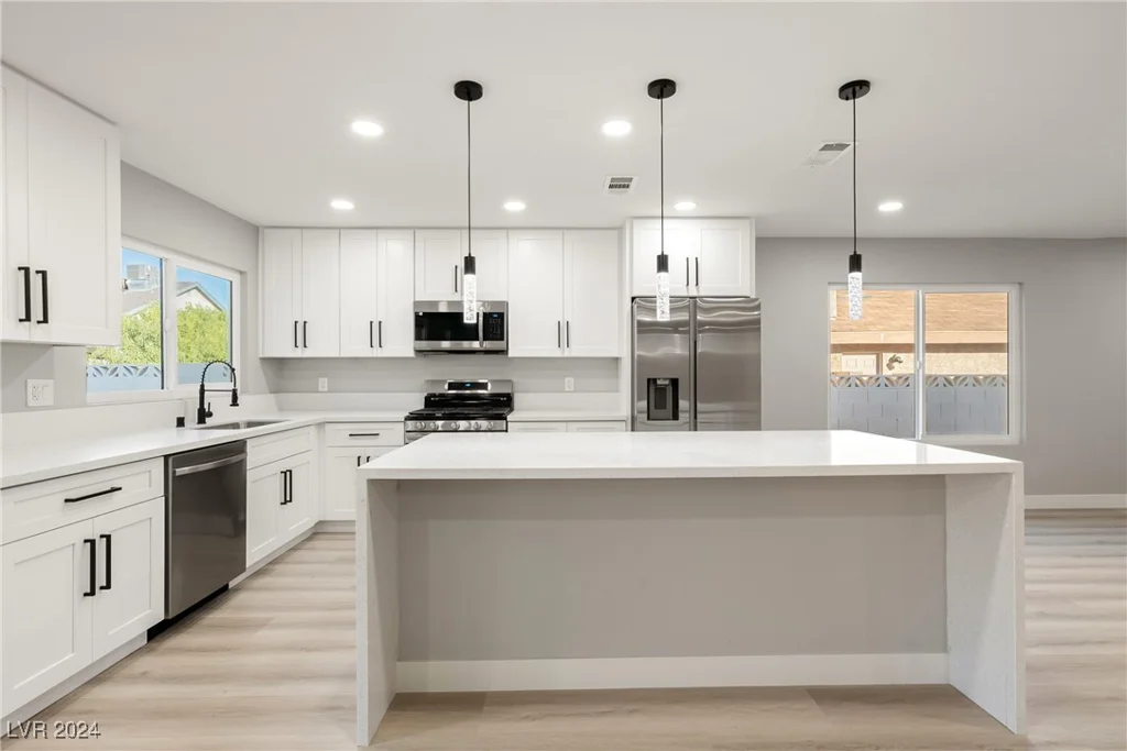 6980 Wedgewood, Las Vegas, NV 89147