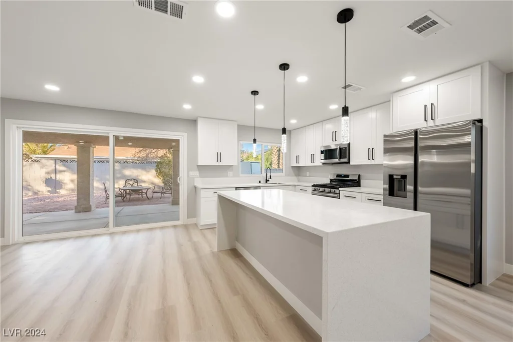 6980 Wedgewood, Las Vegas, NV 89147