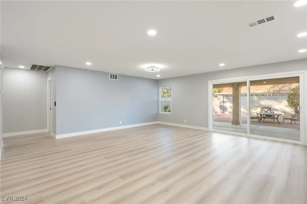 6980 Wedgewood, Las Vegas, NV 89147