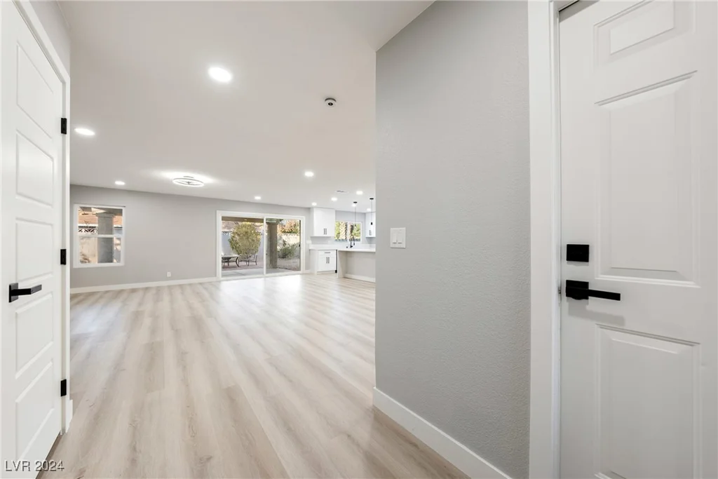 6980 Wedgewood, Las Vegas, NV 89147