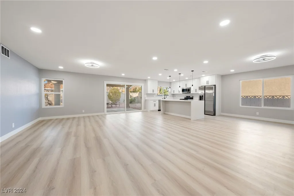 6980 Wedgewood, Las Vegas, NV 89147
