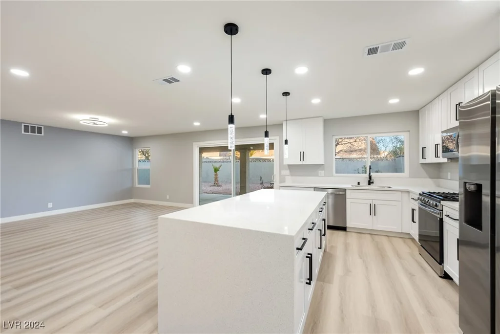 6980 Wedgewood, Las Vegas, NV 89147