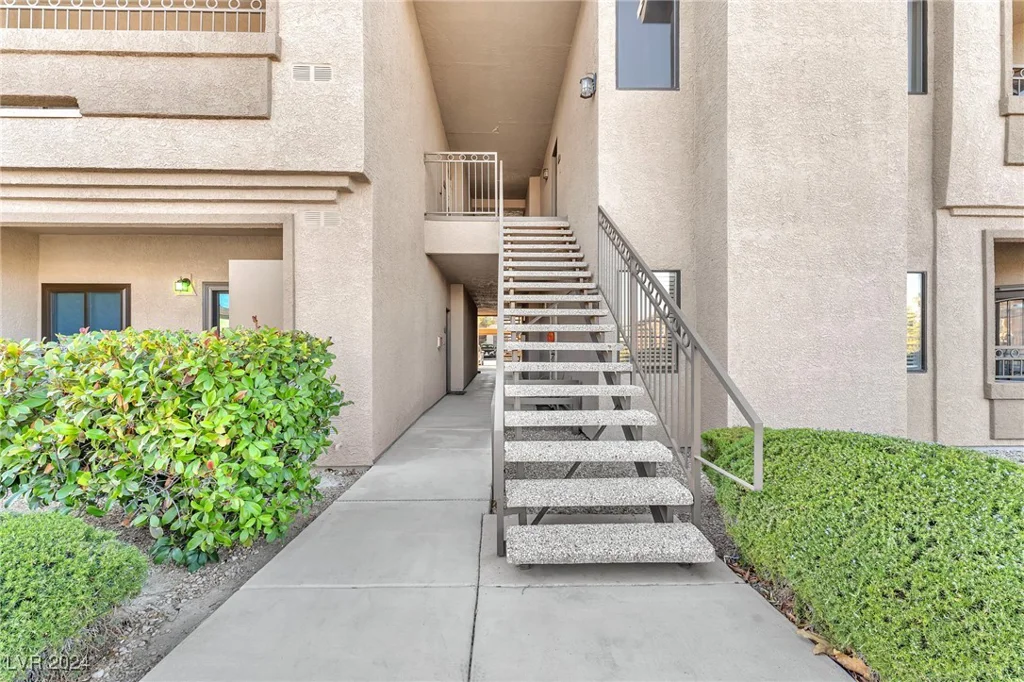 8250 Grand Canyon, Las Vegas, NV 89166
