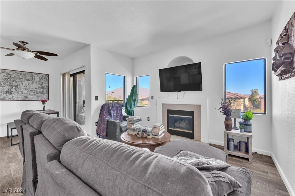 8250 Grand Canyon, Las Vegas, NV 89166