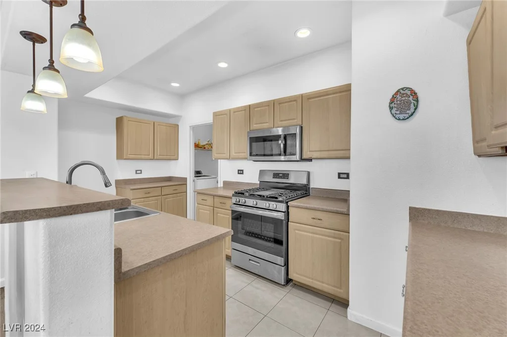 8250 Grand Canyon, Las Vegas, NV 89166