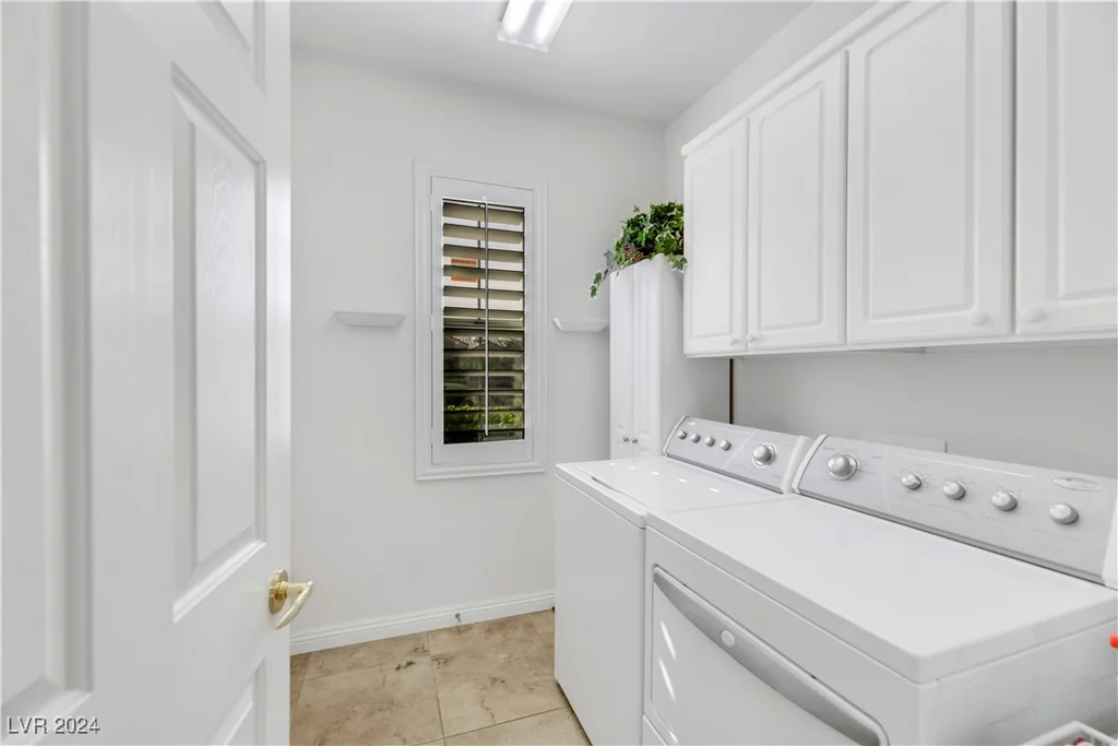 2884 Meadow Park, Henderson, NV 89052