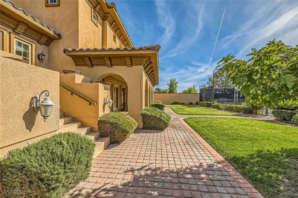 7797 Edna, Las Vegas, NV 89117