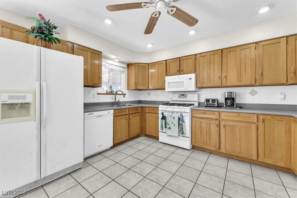 385 Newbury, Henderson, NV 89015