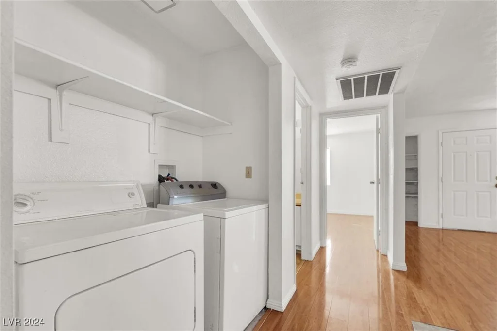 5081 Pioneer, Las Vegas, NV 89146