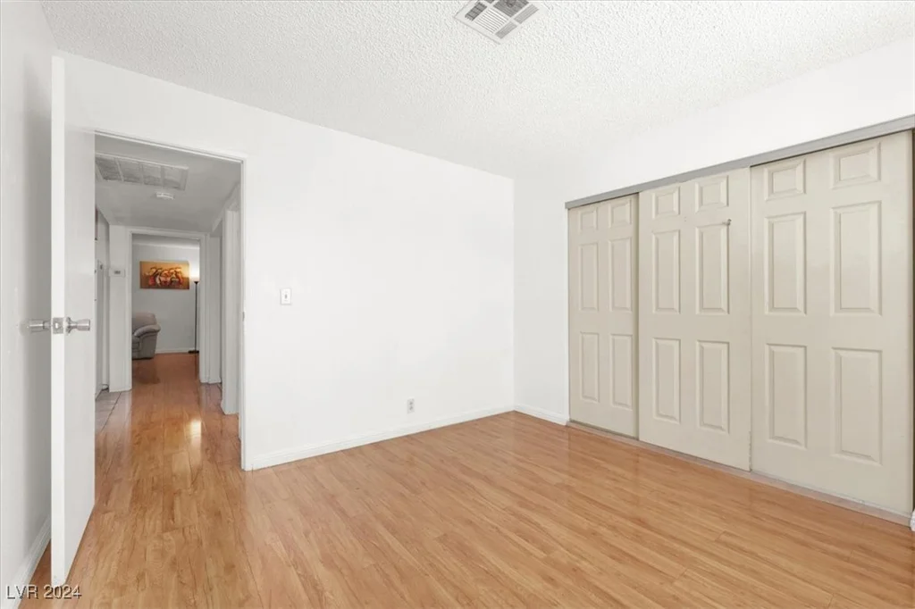 5081 Pioneer, Las Vegas, NV 89146