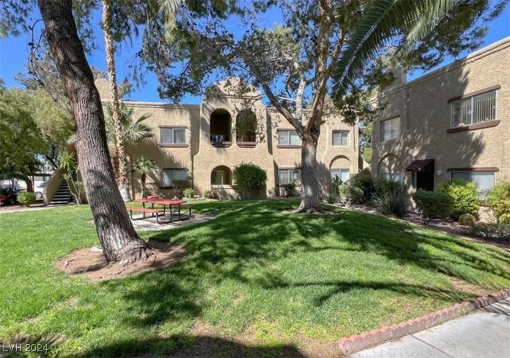 5081 Pioneer, Las Vegas, NV 89146