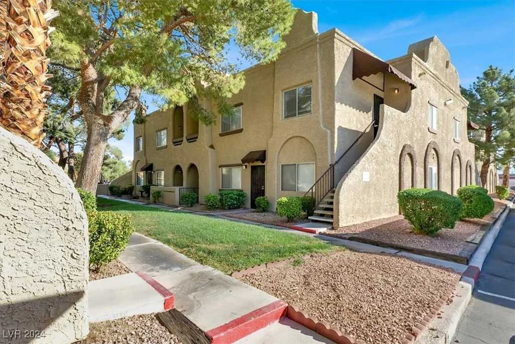 5081 Pioneer, Las Vegas, NV 89146
