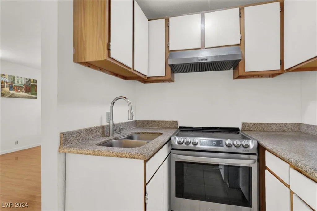 5081 Pioneer, Las Vegas, NV 89146