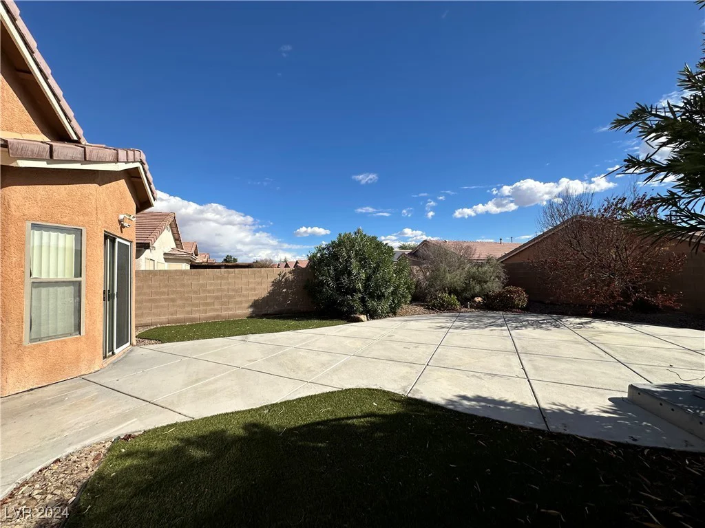 6495 Coldwater Bay, Las Vegas, NV 89122