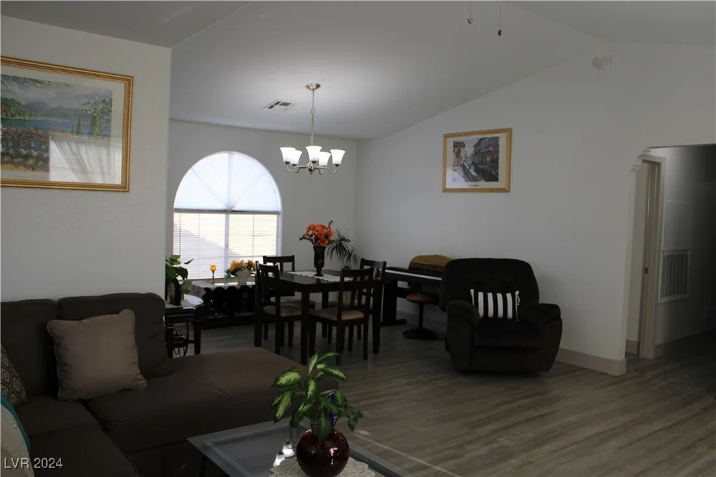 6836 Elm Creek, Las Vegas, NV 89108
