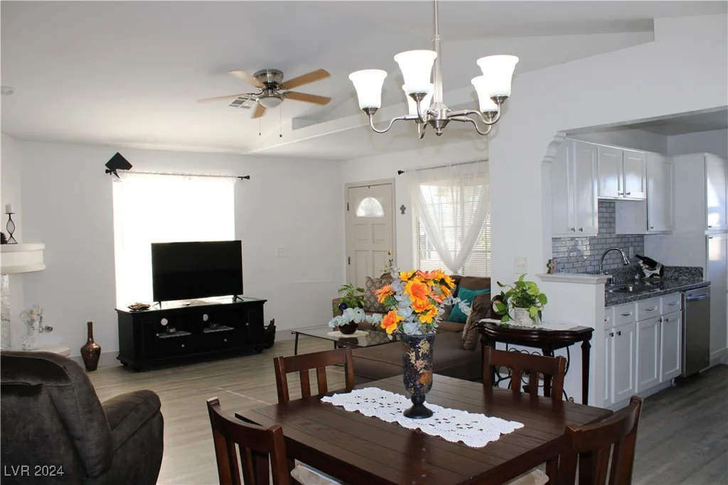 6836 Elm Creek, Las Vegas, NV 89108