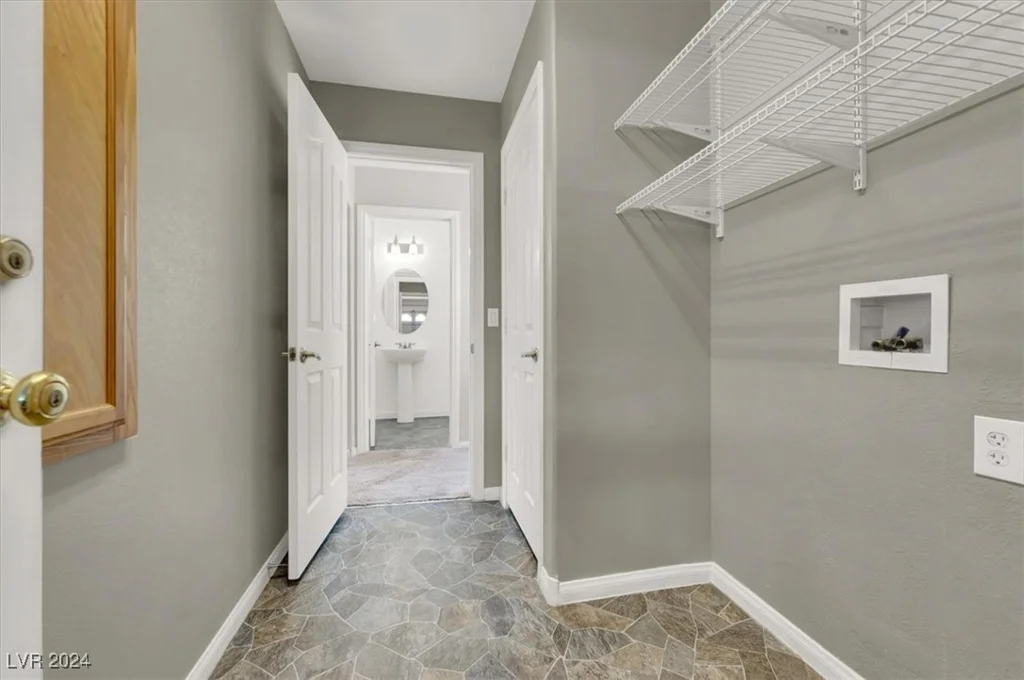 8529 Raindrop Canyon, Las Vegas, NV 89129