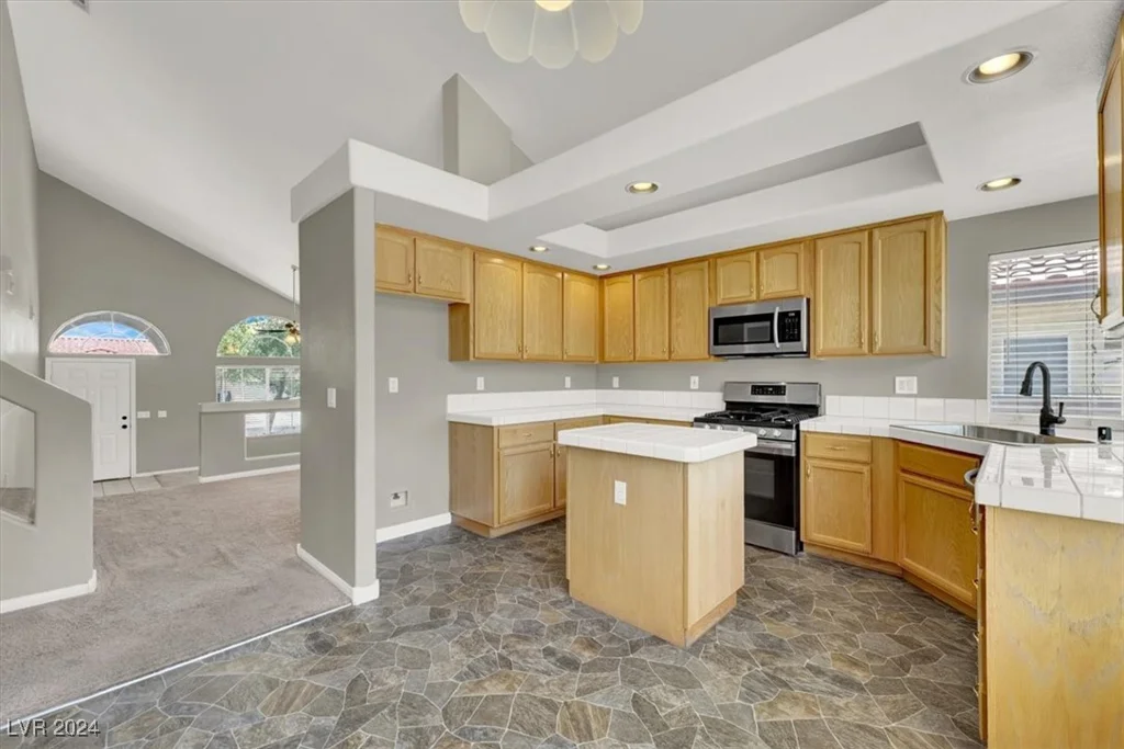 8529 Raindrop Canyon, Las Vegas, NV 89129