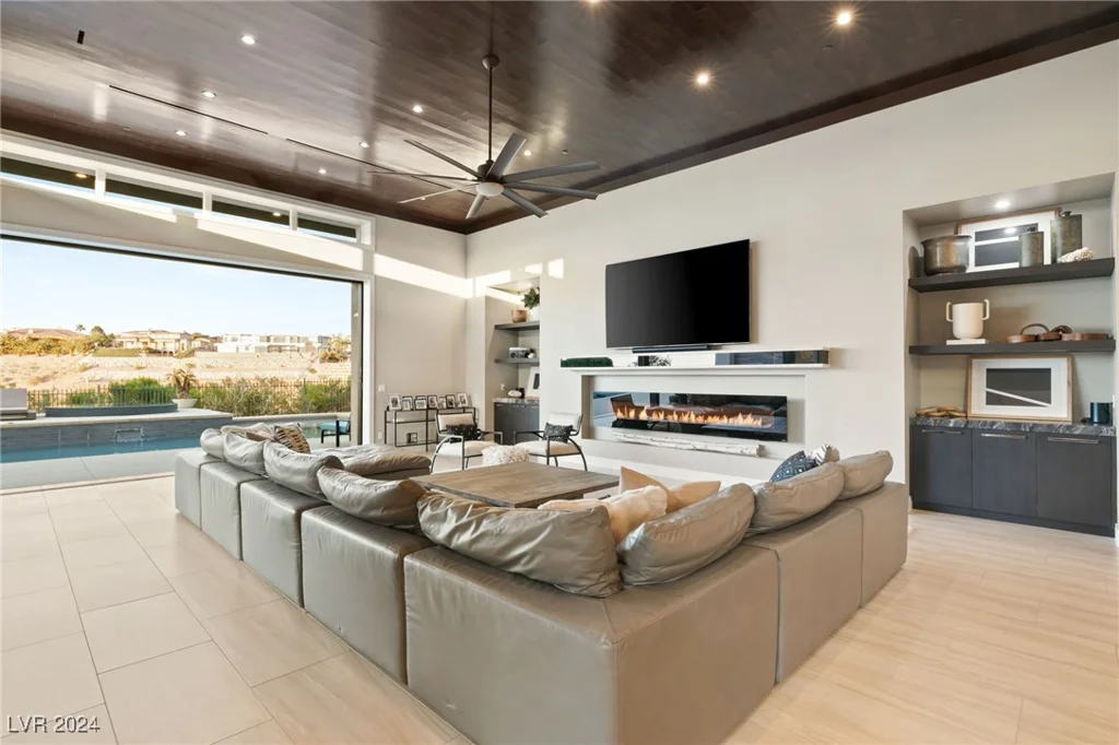 1376 Opal Valley, Henderson, NV 89052