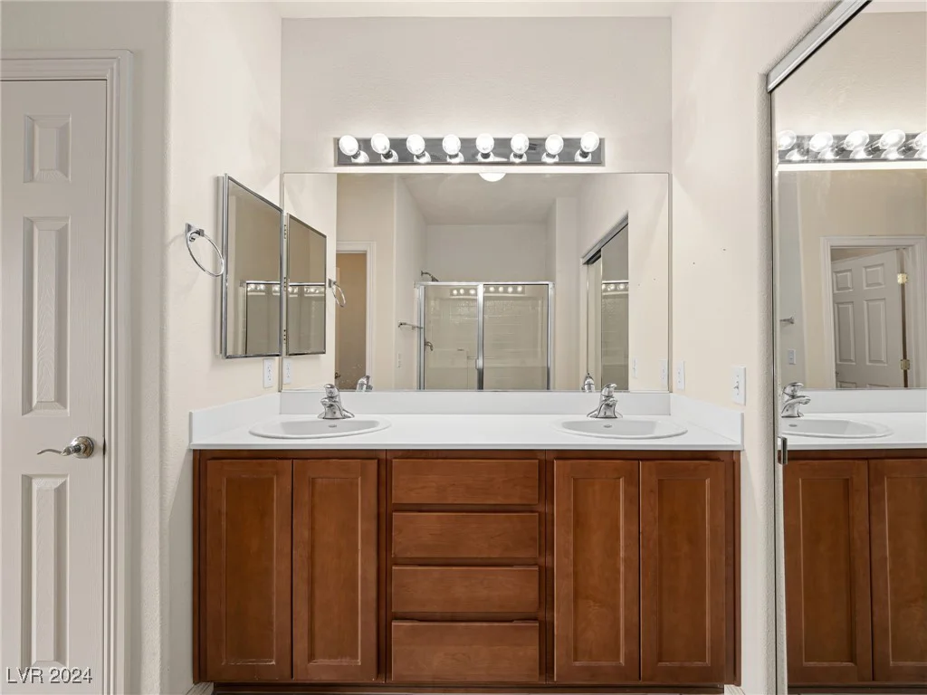 10215 Villa Arceno, Las Vegas, NV 89135