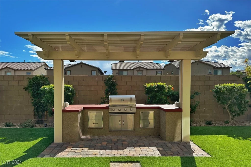 10137 Skye Saddle, Las Vegas, NV 89166