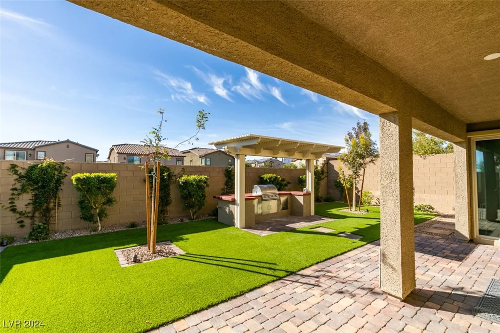10137 Skye Saddle, Las Vegas, NV 89166