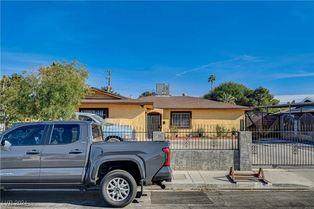 208 Prince, Las Vegas, NV 89110