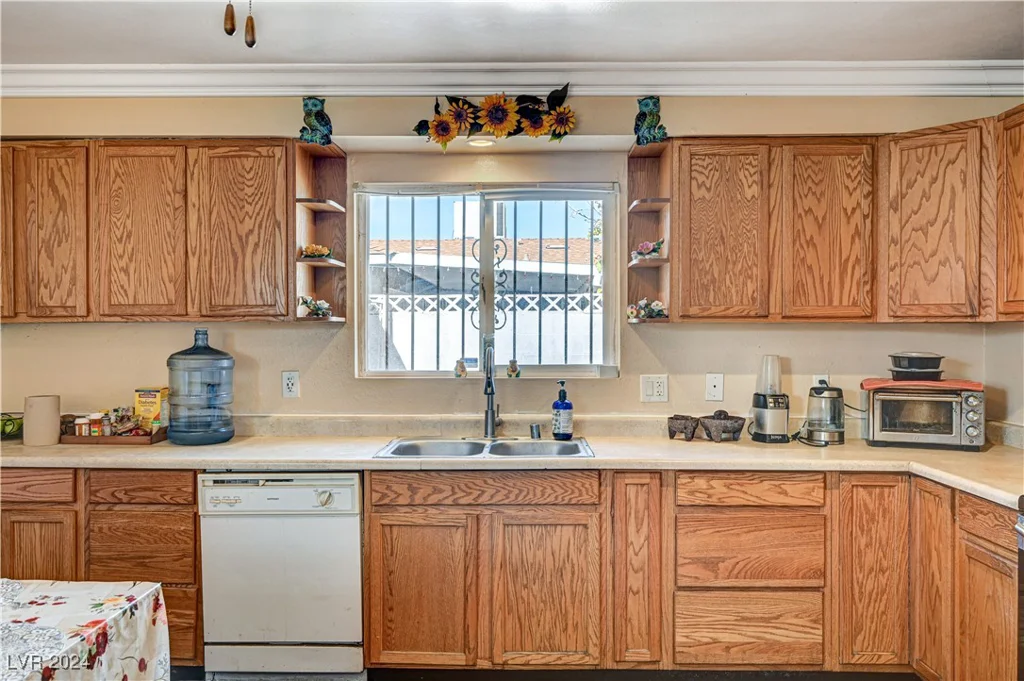 208 Prince, Las Vegas, NV 89110