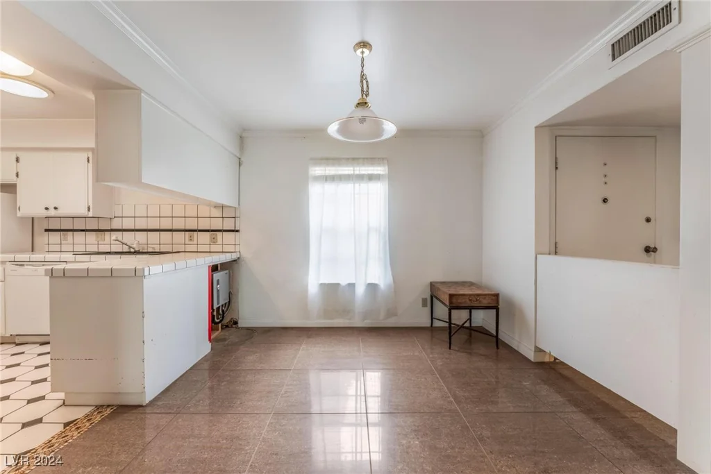 3125 Pinehurst, Las Vegas, NV 89109