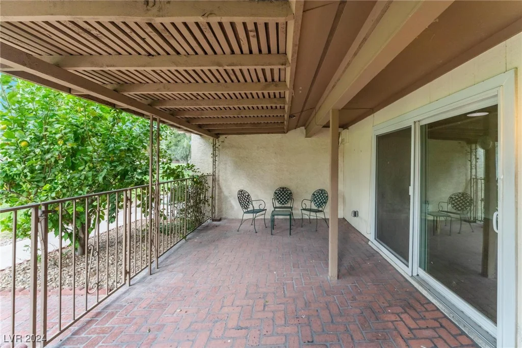 3125 Pinehurst, Las Vegas, NV 89109