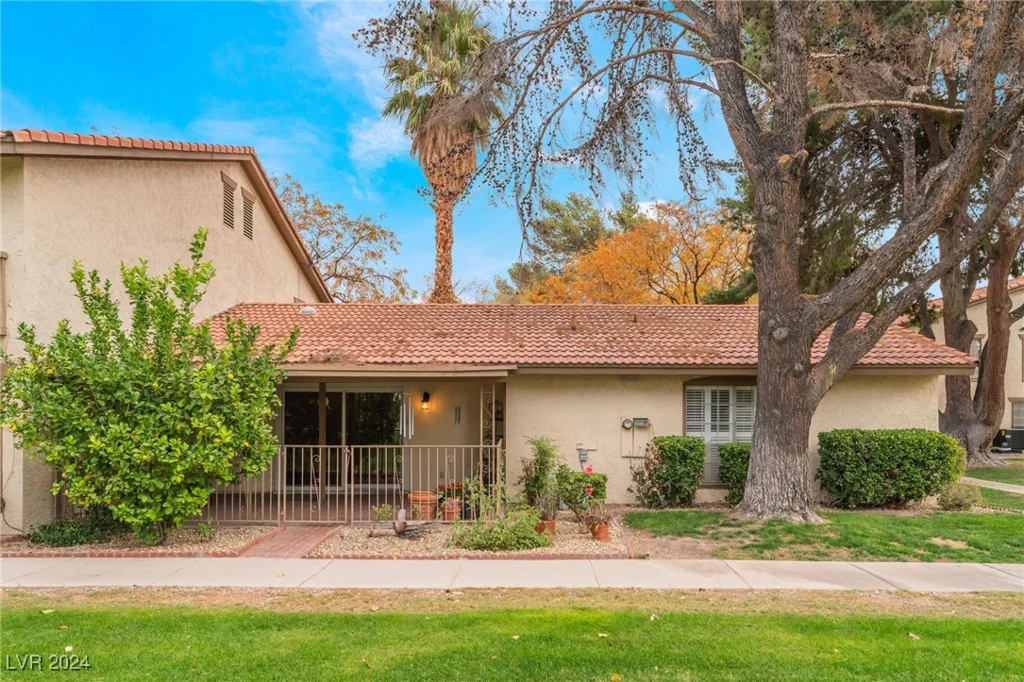 3125 Pinehurst, Las Vegas, NV 89109
