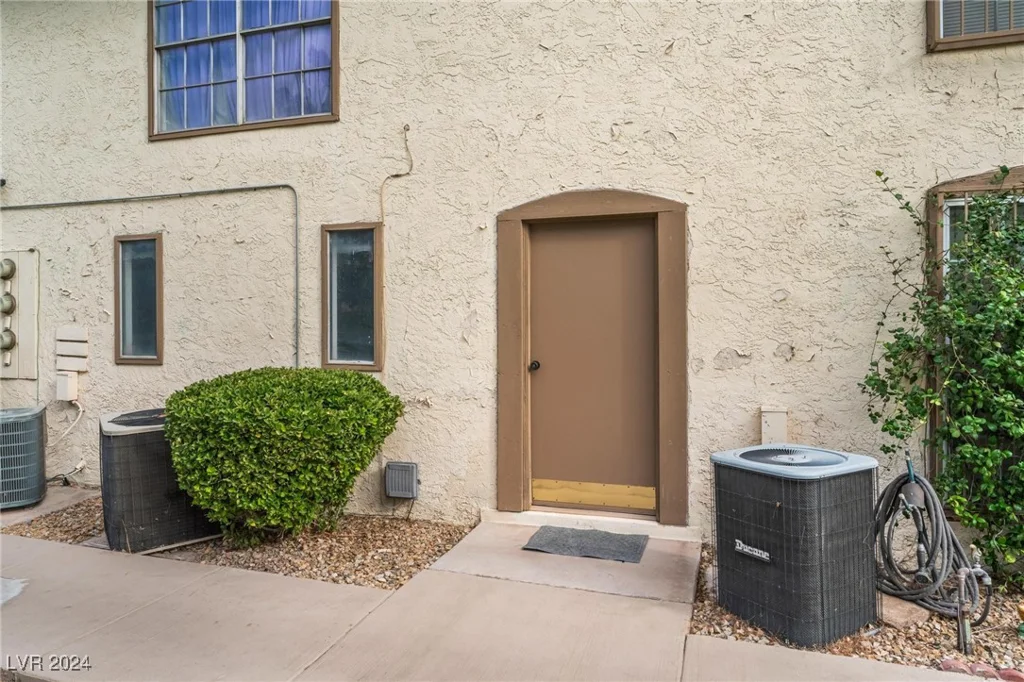 3125 Pinehurst, Las Vegas, NV 89109