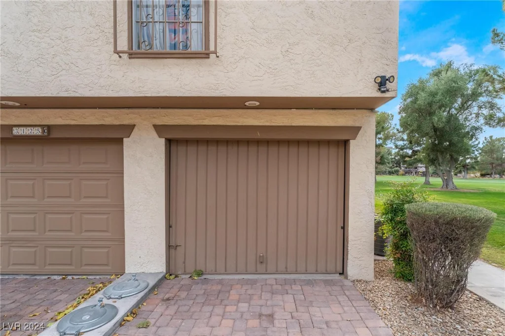 3125 Pinehurst, Las Vegas, NV 89109