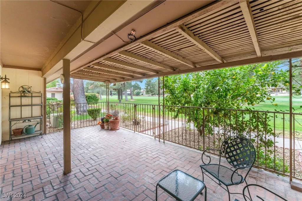 3125 Pinehurst, Las Vegas, NV 89109