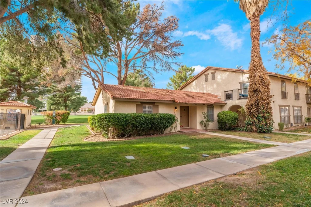 3125 Pinehurst, Las Vegas, NV 89109