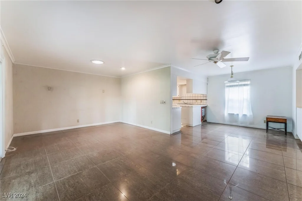 3125 Pinehurst, Las Vegas, NV 89109