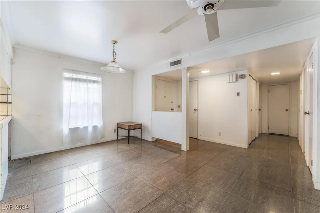 3125 Pinehurst, Las Vegas, NV 89109