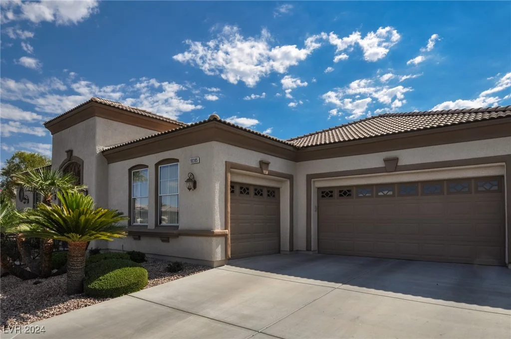 10385 Luna Magico, Las Vegas, NV 89135