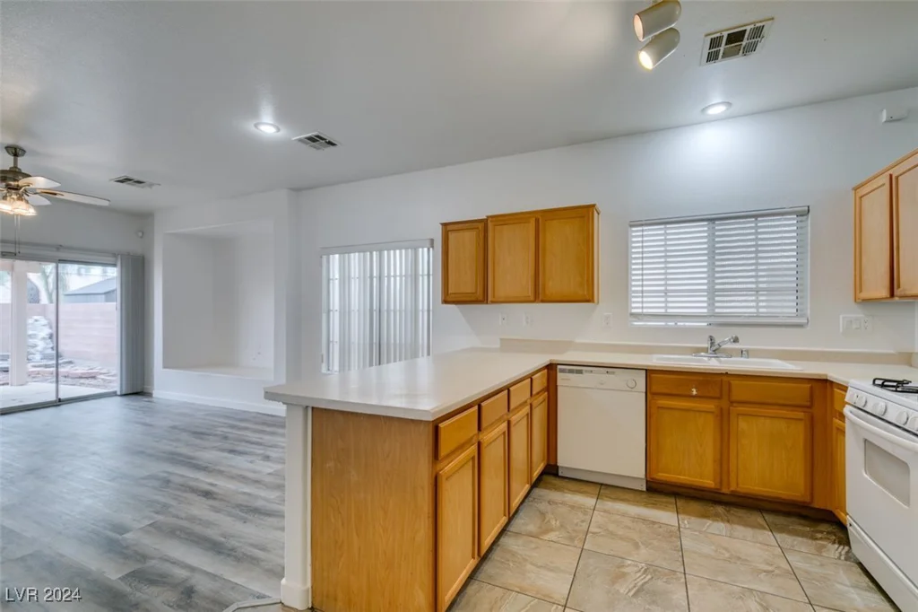 6214 Osaka Pearl, North Las Vegas, NV 89031