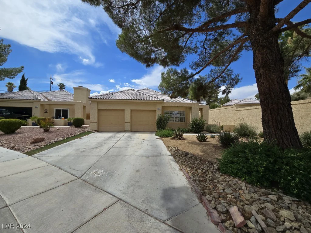 333 Mill Hollow, Las Vegas, NV 89107